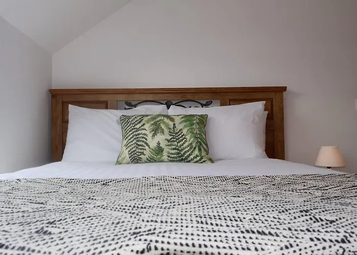 Mount Brandon Haven * Dingle